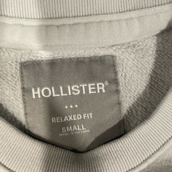 Hollister Men’s Small Relaxed Fit Crewneck - Picture 2 of 3
